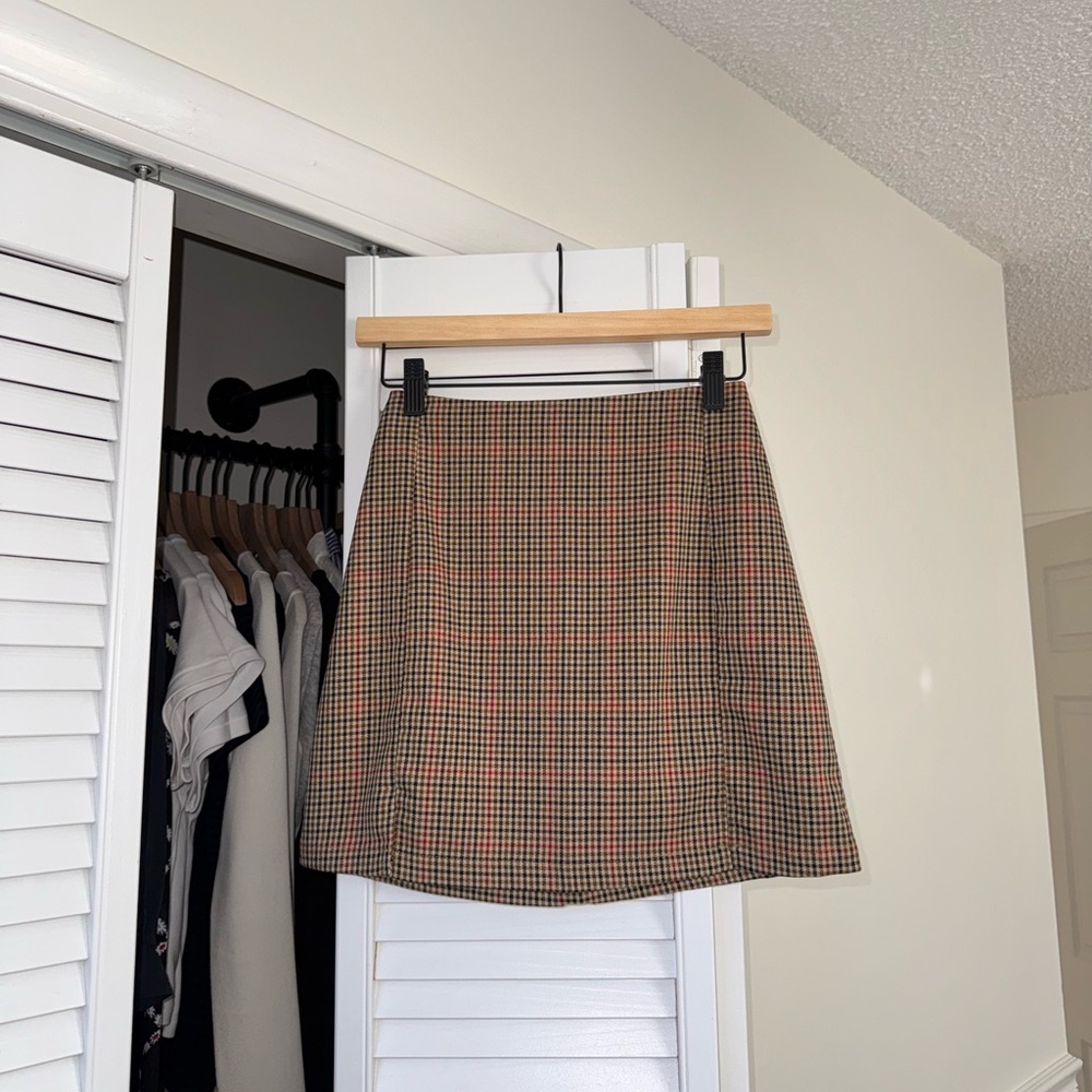 Brandy Melville/J Galt Plaid A-line Mini Skirt in a Brown Houndstooth
